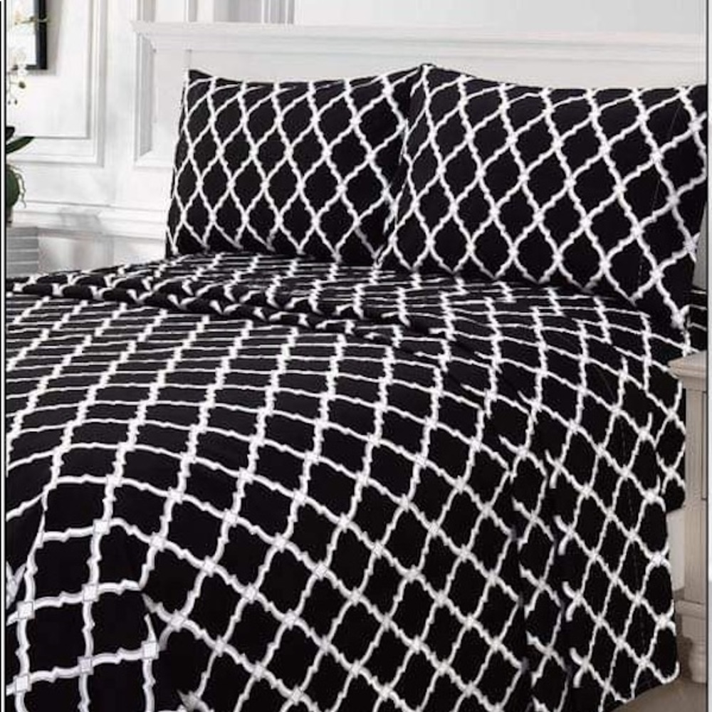 ⭐️SEE NEW LISTING⭐️Queen 4pc Black Arabesque Bedsheets - Picture 1 of 5